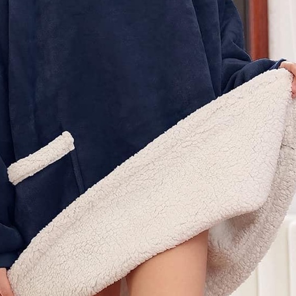 Wearable Fleece Hooded Blanket Navy Blue Standard Size - Picture 3 of 5